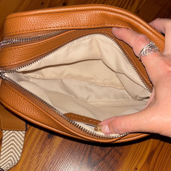 Rea Dunn faux leather camera bag - Picture 4 of 7